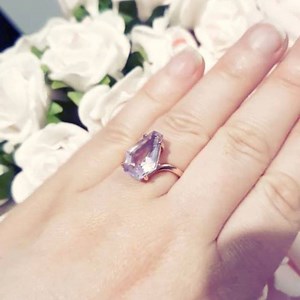 'Winter' Natural 5ct Pink Amethyst 10k Rose Gold Coffin Cut Twist Ring ❤️❤️ Choose your stones and metal <3 View all coffin cut rings - http://bit.ly/2st2dWY #coffincut #coffincutring #sapphirestudios #sapphirestudiosdesign #untildeathdouspart #gothic#gothicring #skullring #skullengagementring #rosegoldring #amethyst | Sapphire Studios Design