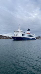 En gledens dag! 🙏🏻😍I dag mønstret de siste av mannskapet på Color Viking, før de seilte til Strømstad for å fylle på varer. Endelig er de tilbake på jobb! Mandag er skipet i rute igjen – HURRA!⛴💙 | Color Line