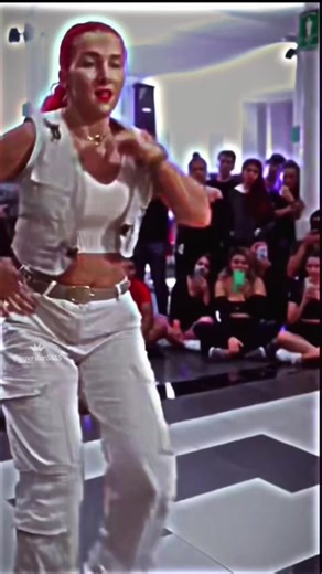 Incredible Breakdancer Shows Off Impressive Moves