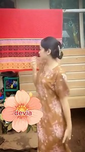 Kalo denger suara musik pengen banget goyang ☺ | Elina Devia