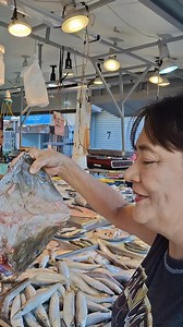 Samahan niyo ako mamalengke ng Ulo ng Maya-Maya Fish. #bigfish #whitemeat | Sarsi Emmanuelle