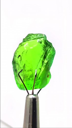 Concave Cut Gemstones: Enhancing Sparkle and Brilliance