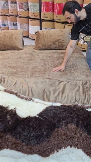 Billal Usmani on Instagram: "RUSSIAN Quilt set 4 piece new arrival #17500 #03321420248 #03337252925 #trending #reelsinstagram #shaggysets #fallowers #instagrampakistan"