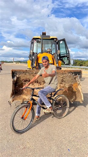 Jcb Vs Cycle with Rasing😱#jcb #cycle