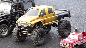 I line up some decent rigs to showcase the scale of my largest RC trail truck.. then I take 'er out and go'fer a rip! I have had so many viewers enquire about size and scale of my different types of Radio Controlled vehicles.. I figured for most people this will really help showcase the size of my 100lb RC Trail Truck.. and for the first time my truck can go for a rip in the snow... 15" 2 Stage Snow Blower Tires are insanely fun to rip with... #radiocontrol #remotecontrol #sizecomparison #rc #rc