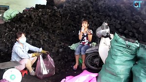 Rơi Nước Mắt Xót Thương Cho Hoàn Cảnh Mưu Sinh Của 2 Mẹ Con Cr: Giọng Ca Nhí | TG Media