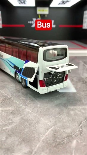 Setra luxury coach brand under Diamler truck chain in North America #northamerica #daimlerdoublesix