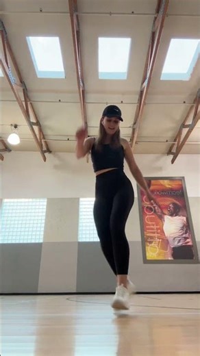 This is a fun dance! #shuffle #shuffledance #shuffletutorial #shuffling #shufflegirl