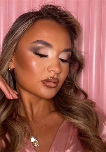 A little makeup, a lot of power, and a face that speaks before I do 💅🏽✨ #plouisemakeup