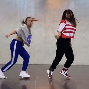 bu-bun up the dance 🤪 | Leana