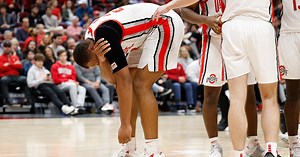 Zed Key leaves Ohio State vs. Iowa after aggravating shoulder injury