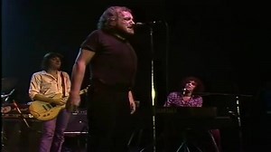 Joe Cocker - A Whiter Shade of Pale Composers : Gary Brooker, Keith Reid, Matthew Fisher Lead Guitar - Cliff Goodwin Bass - Howard Hersh Keyboards - Larry Marshall Piano,Arranger - Mitch Chakour Drums - B.J. Wilson Vocals - Maxine Greene Vocals - Ann Lang Vocals - D.E. Washburne | Joe Cocker, with a little help from my friends.