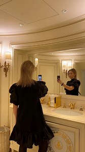 48K views · 185 reactions | It’s time to level up your mirror selfies! 盧爵 Get more iPhone camera tips by tapping the link in the BIO!  #selfie #mirrorselfie #iphonecamera #iphonephotography | iPhone Photography School | Facebook