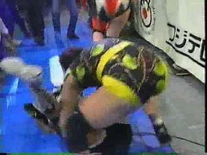 アジャ・コング、北斗晶vs. 神取忍、イーグル沢井　3/4