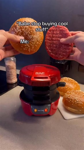 21K reactions · 801 shares | ⚡️60% OFF BLACK FRIDAY⚡️ Want to get it for free? —->Repost the video! 欄 —->Follow us and save the video✅ #idea #hamburger #sandwiches #gift #foryou #halloween #livehighlights #italy #foodporn #food #speedyburger #giftidea #giftidea #gift #gifts #giftforhim | SpeedyBurger | Facebook