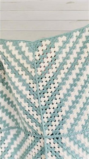 Corner to corner crochet granny stitch blanket pattern #crochet