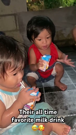 Just can’t stop smiling seeing you both like this ☺️💖 #twins #twinmoments #ezrazeus #baby #shorts