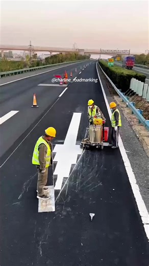 #roadmarking #roadmarkingmachine #roadmarkingpaint #themoplastic