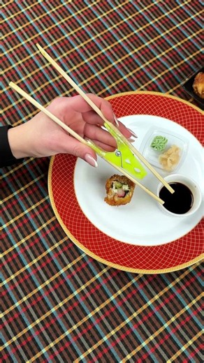 How to use chopsticks properly 🥢💡