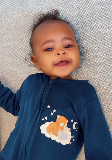 5-Month-Old Baby Shows Dramatic Reactions