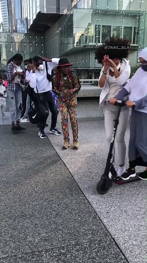 Vidéos de Jaas_blay (@jaas_blay) avec son original - Jaas_blay