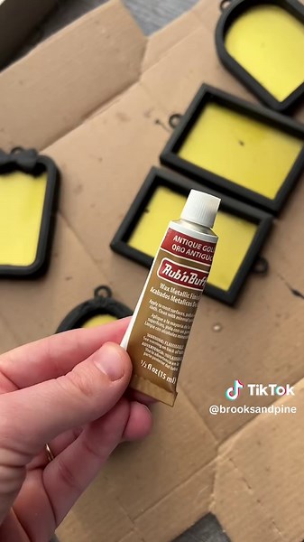 DIY Vintage Christmas Ornaments: A Budget-Friendly Guide