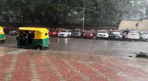 After a brief relief today Morning, Heavy downpour continues in Bangalore for the third consecutive day, heavy rains last night up to 66 mm caused flooding on roads. The IMD-Bengaluru said that several districts of the state will receive heavy rainfall (64.5 to 115.5 mm) over the next few days that could further add to the misery of the citizens . | DDNewsLive