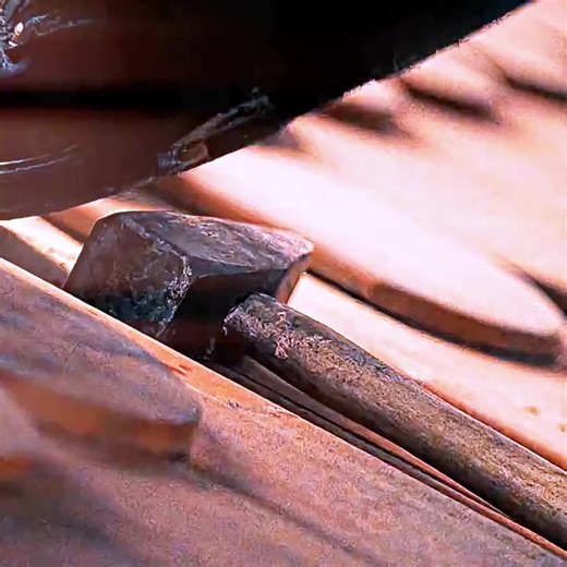 Olaf just wandering off at Disneyland Parisat the New World of Frozen coming nextMarch! Beyond cute #disneyland #WorldOfFrozen #frozen #disneyadventureworld #disneylandparisa