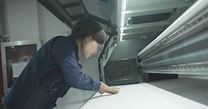 Digital spray printing technology revolutionizes traditional wax printing