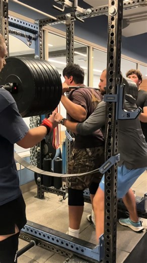WWU T&F Throws on Instagram: "Clips from fall squat testing Team Averages Men - Back squat: 466lbs Women - Back squat: 276lbs Team Highs Men - Back Squat: 565lbs @calvinisaguy - Front Squat: 465lbs x2 @ramos.angelo22 Women - Back Squat: 325lbs @jessie_polky - Front Squat: 275lbs @mara_liftz Horizontal jumps and snatches up next! #wwuthrows"