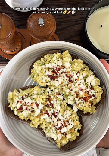 Easy and healthy breakfast 🥑🍳 -Toast the bread with some butter. -In a bowl, add cottage cheese, avocado, boiled egg, salt, pepper, chilli flakes, and lime or lemon juice. Mash everything together. -Spread the mixture onto the toasted bread. -Lastly, sprinkle some feta cheese and chilli flakes on top. And that’s it. An easy, simple, high-protein and yummy breakfast is ready 👌 #fyp #lovecooking #healthybreakfast #couple #foodie