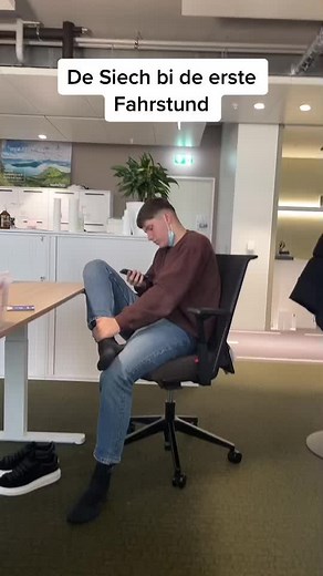 Ersti Fahrstund 😬 #fahrstunde #lernfahrer #L #mobilityoung #mobilitycarsharing #mobility #carsharing #sharingiscaring