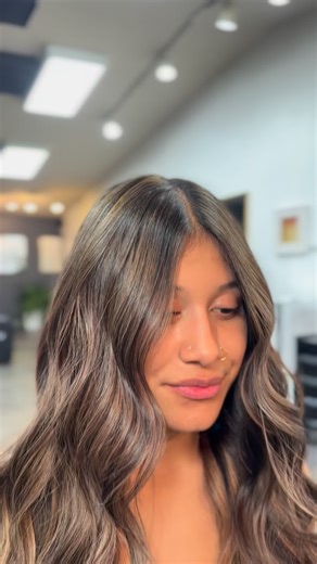 RIVERSIDE HAIRSTYLIST | Kylie Elyse on Instagram: "BALAYAGE BAE 🤍 Would you believe me if I told you this was a color correction?? Even after a strand test, the unpredictable can still happen especially with at home dyes. Many box dyes contain metallic salts or heavy dye loads that can react unpredictably when you try to lift them with professional lightener. These ingredients don’t behave the same way as salon grade oxidative color, which is why removing them can create uneven lift or unexpect
