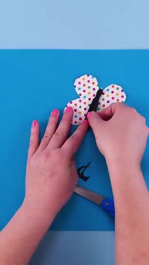 4K views · 67 reactions | Spring Flower Crown!  The latest craft from Super Simple is all about celebrating spring! #springcrafts #supersimplesongs #supersimple #kidscrafts #springtime | Super Simple | Facebook