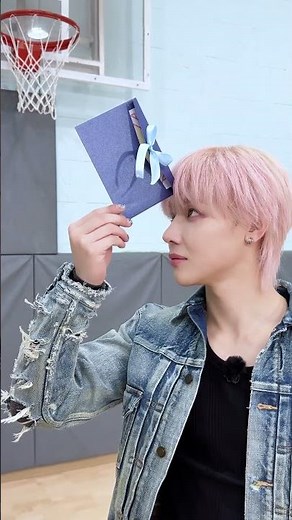 니콜라스를 딸기 파티에 초대합니다 🍓 #휴닝카이친구들도첨벙첨벙