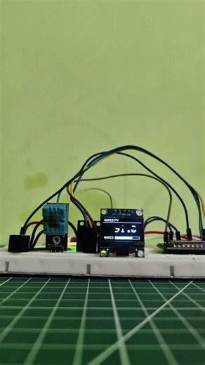 This ESP32 Device Detects Fire 5 Minutes Before FIRE Alarm 🚨 Humidity Reading#youtube #shorts #diy