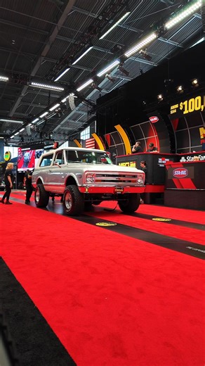 713 Classic Trucks on Instagram: "1971 GMC jimmy Custom. Garage queen or road trip Car ? #reels #viralreels #merrychristmas #gmcjimmy"