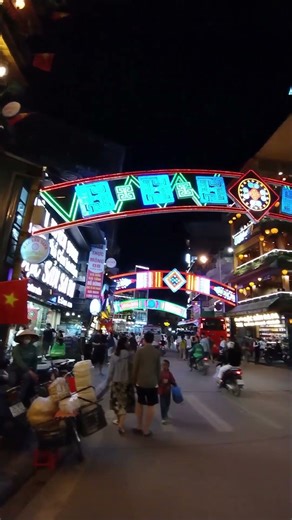 Sapa Night Market 🇻🇳 | Vietnam’s Mountain Night Vibes