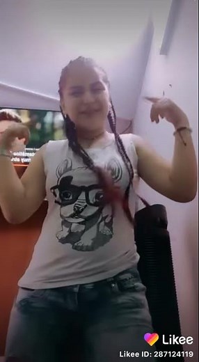 Niña baila perreo
