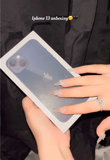 Iphone 13 unboxing😋🖤 #iphone #iphone13 #fyp #viral #unboxing