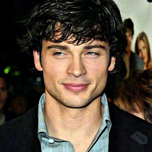 Tom Welling as Clark Kent in Smallville Highlights