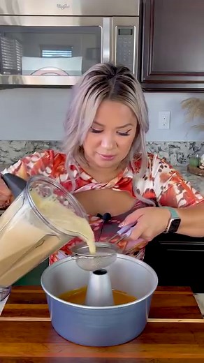 Flan de Dulce de Leche is my Favorite. When it comes to desserts, dulce de leche and flan top my list, so it was only natural to bring them together! You're gonna love this recipe 😋 Please comment down below what recipe you will like to see next. Also, check out our YouTube Channel for more delicious recipes. Link in Bio 😊 FLAN DE DULCE DE LECHE INGREDIENTS: For the Caramel: ► 1 1/2 cups of sugar ► 1 1/2 tbsp water For the Flan: ► 2 cans evaporated milk ► 1 can sweetened condensed milk ► 1 can