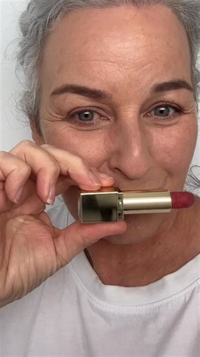 3.9K views · 133 reactions | Easy glam makeup, including tips! Save if you found this helpful. #makeuptutorial #glammakeup #esteelauder | Jodi V Beauty | Facebook