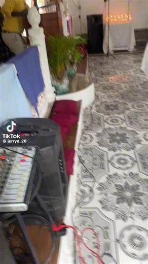 Church hot enuh.. Bad musicians