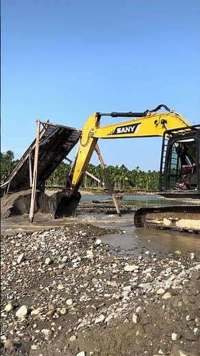 Heavy Equipment Operator Skills on Another Level 💪