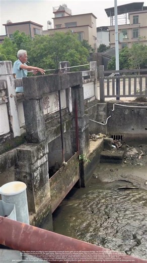 Operating A Manual Screw Sluice Gate | How To Open The Water Gate