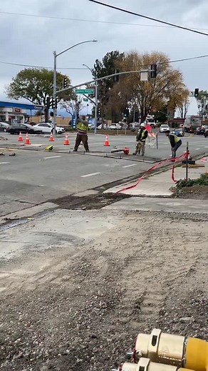 𝙎𝙖𝙡𝙞𝙣𝙖𝙨_𝙘𝙝𝙧𝙤𝙣𝙞𝙘𝙡𝙚 🤪 on Instagram: "Came across this video. Hilarious."