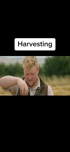 Harvesting, featuring one of the best songs……….in the world ##jeremyclarkson #clarkson #clarksonsfarm #kalebcooper #farming #thewho #clarksonsfarmseason2