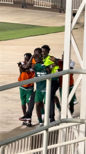 Jean Luc IMFURAYACU on Instagram: "#RPL | 79’ Goooooaaaaaaaaaal Rene ISHIMWE What A Goal El Hilal 1-2 KIYOVU Sports I Nyarugenge Hari umupira Mwinshi cyaaaaaane! @bbkigalifm 89.7 FM"