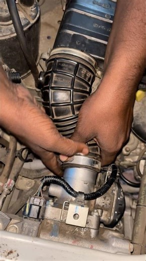 Air filter hose fitting on mechanic Send paragraph #shorts #car #cartips #mechanic #carcare